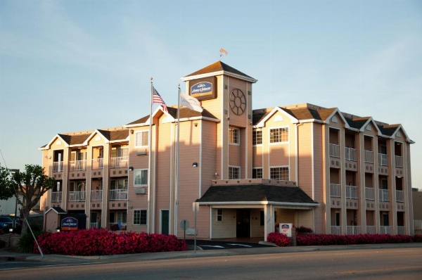 Howard Johnson by Wyndham Salinas image 19