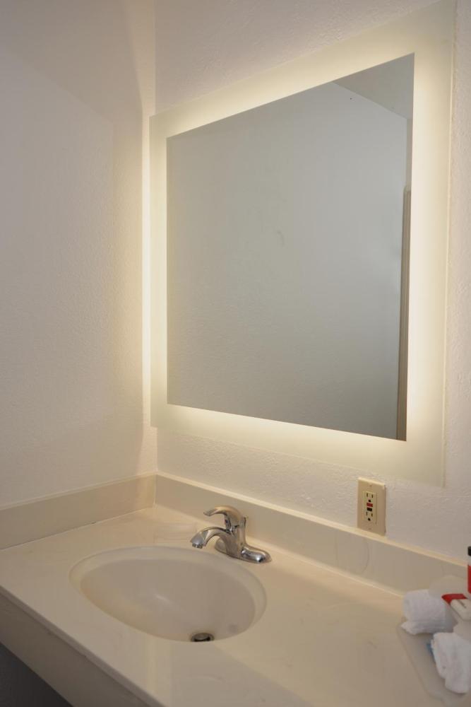 Room image 4