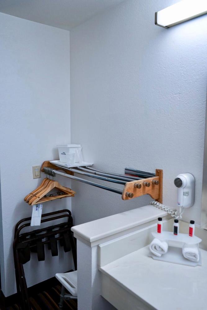 Room image 5